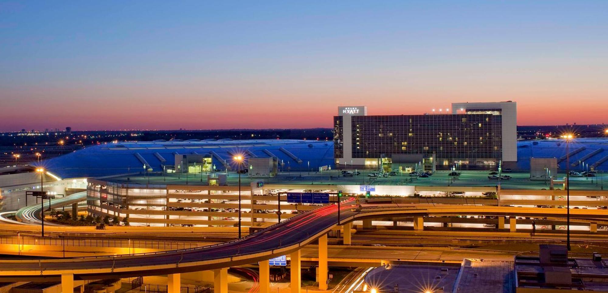 Grand Hyatt Dfw Airport Hotel Ървинг Екстериор снимка